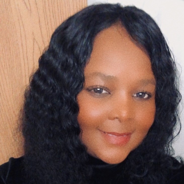 Olive Miller Headshot