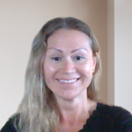 Rachel Davis Headshot